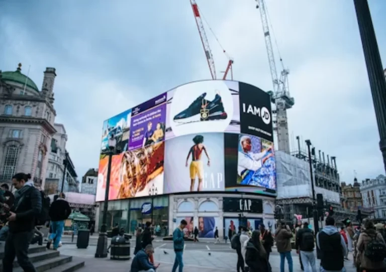3D Anamorphic LED Billboards Screen Shape, Corner Design, and Content Requirements